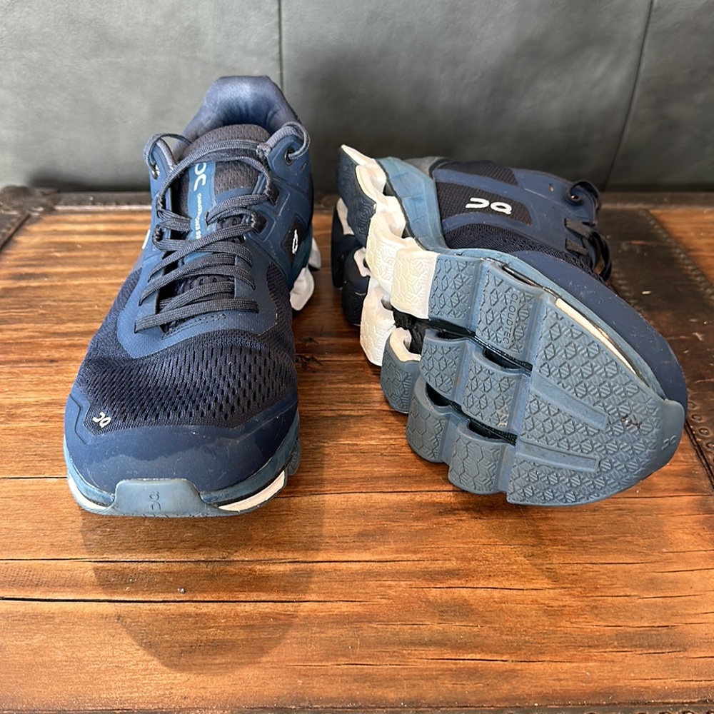 On Cloud Running Shoe - image 5